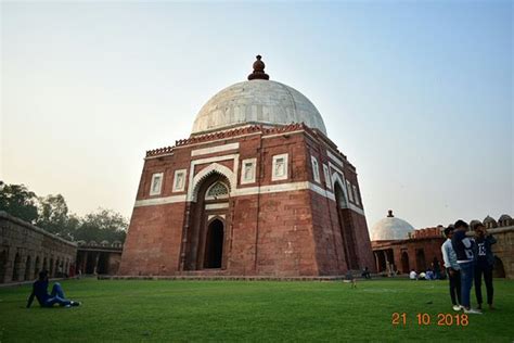 THE 10 CLOSEST Hotels to Firoz Shah Tughlaq Tomb, New Delhi