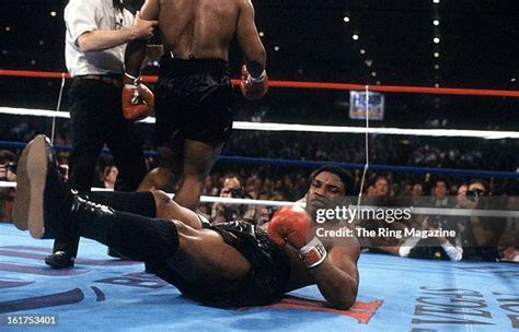 120 Mike Tyson Vs Trevor Berbick Photos & High Res Pictures - Getty Images