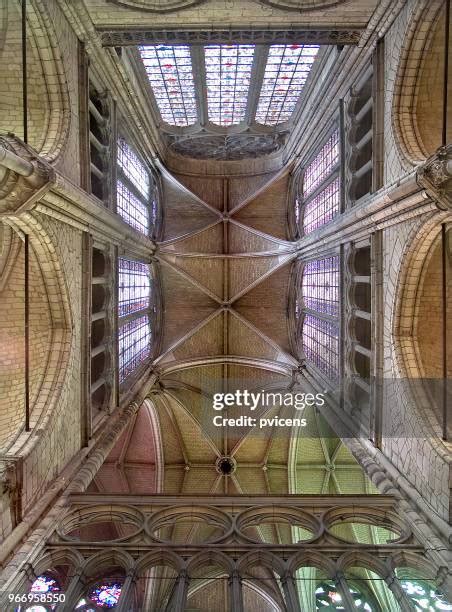 13 Basilica Of Saint Quentin Stock Photos, High-Res Pictures, and ...