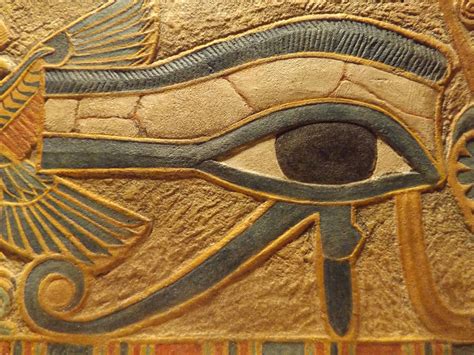 Egyptian eye of Horus - Egyptian painting - wall relief sculpture / art