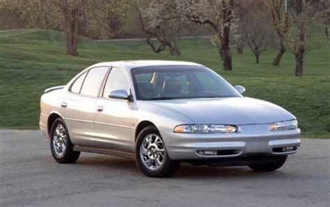 2002 Oldsmobile Intrigue Review & Ratings | Edmunds