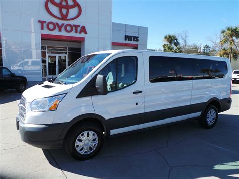 15 Passenger Van Ford Transit Wagon