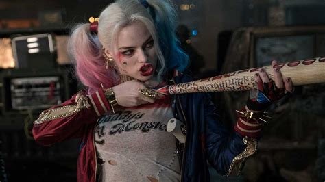 How Margot Robbie Botched the Tattoo She Gave a Suicide Squad Crew Mem ...