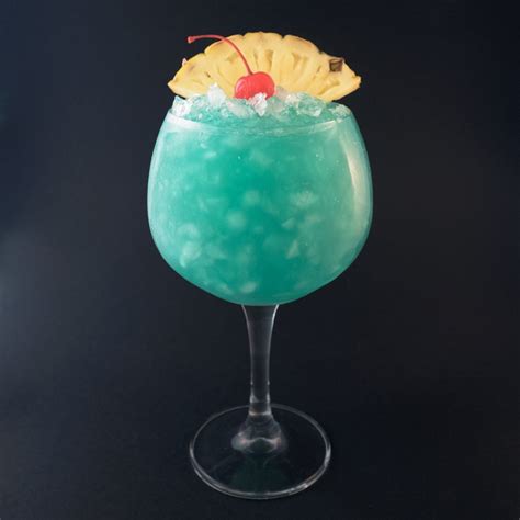 Blue Ocean Recipe - Cocktails & drinks online - Drinkoteket