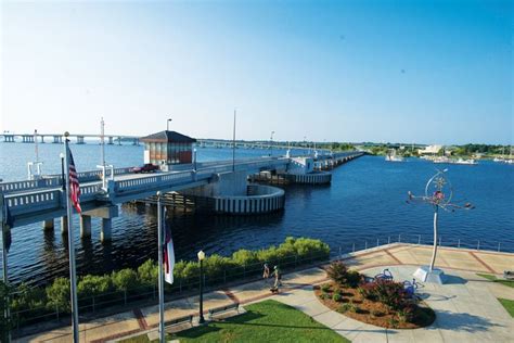 Waterfront of downtown New Bern, NC | New bern, New bern north carolina ...