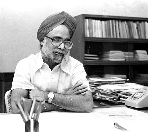 Rare pictures of former Prime Minister Manmohan Singh Photogallery - ETimes