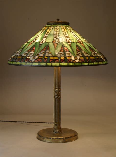 10 secretss of Tiffany antique lamps - Warisan Lighting