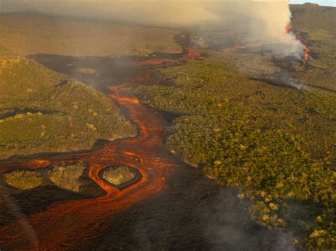 Tallest Galapagos volcano erupts, spewing lava and ash : NPR