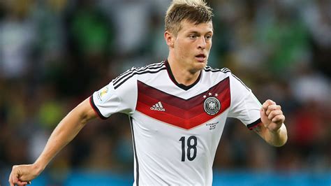 Ein Vierteljahrhundert! WM-Star Toni Kroos wird 25 | Promiflash.de