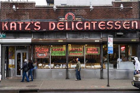 Billy Crystal Revisits Katz's Deli from 'When Harry Met Sally'