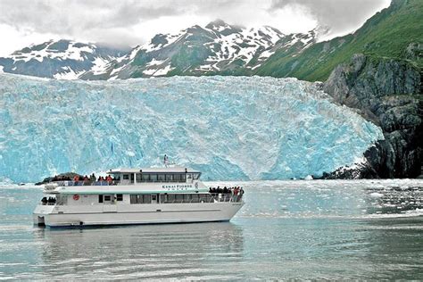 Kenai Fjords Glacier Dinner Cruise from Seward 2024