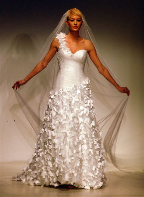 Rapunzel Wedding Gown Unveiled During Bridal Fashion Week – Disney ...