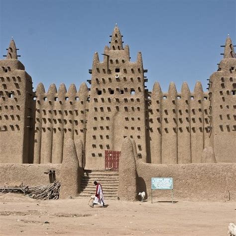 Great Mosque in Djenne, The Largest Mud-Brick Building in The World ...