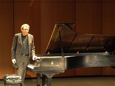 Composers’ music thrives in piano performance - Daily Trojan