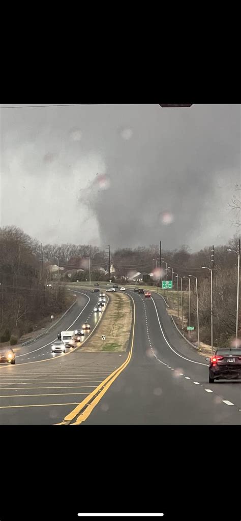 Tornado today in Clarksville Tennessee : r/weather