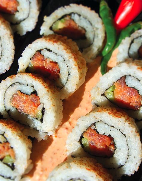 Spicy Tuna Roll - nomnomTime