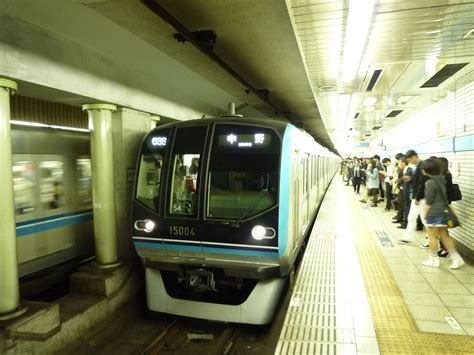 Tokyo Metro aims to ease morning rush hour overcrowding — with free ...