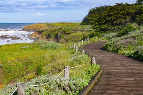 14 Best Things to Do in Cambria, California: Stay, Play, and Eat ...