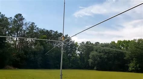 How High Should A CB Base Antenna Be Picking Up The Best Signals?