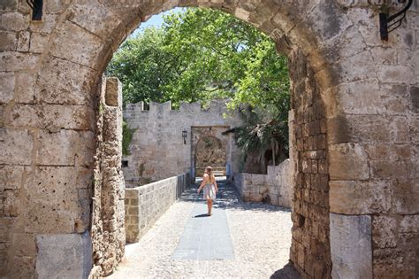 8 Best Things to Do in Rhodes Old Town On Your First Visit