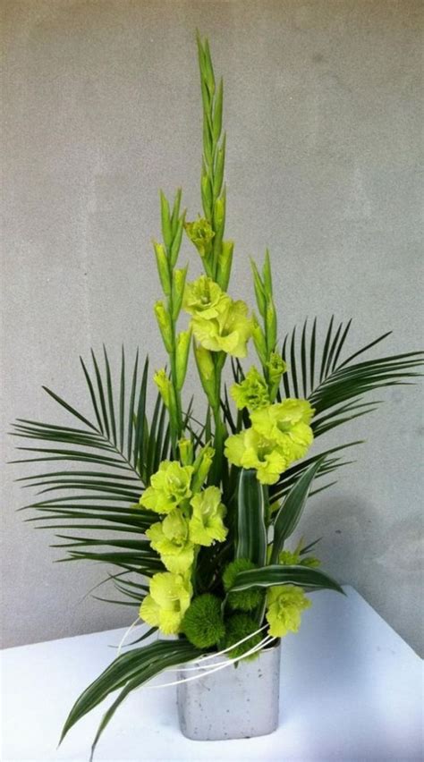 40+ Beautiful Ideas to Make Gladiolus Flower Arrangements for Your Home ...