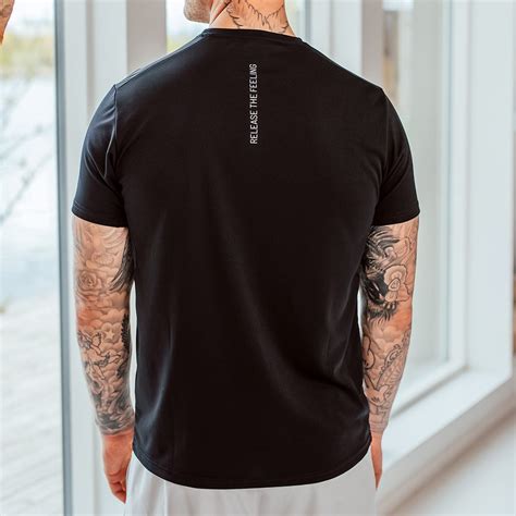 Tränings-t-shirt – elastisk och svettransporterande | Bodylab