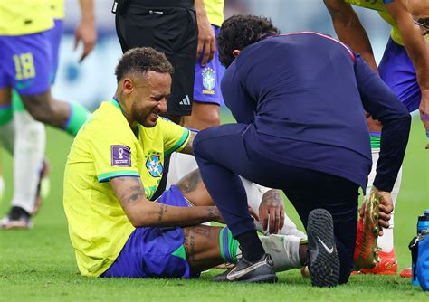 Brazil expects Neymar to carry on in World Cup despite ankle injury