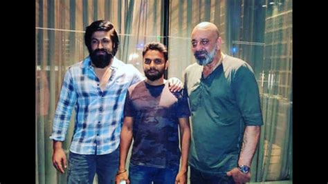 KGF Chapter 2 Updates: Yash Snapped With Sanjay Dutt, Fans Await The ...