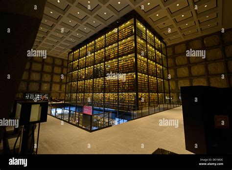 Yale University Beinecke Rare Book Library Stock Photo - Alamy