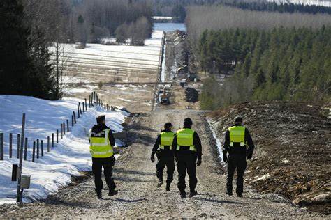 Finland will close border with Russia over migration concerns