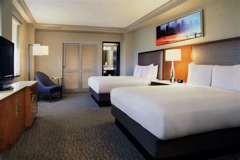 Hilton Chicago - Hotel - Chicago, IL 60605