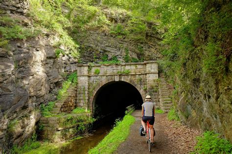 Paw Paw, West Virginia, Paw Paw Tunnel Entrance. West Virginia History ...