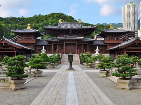 Guide to Hong Kong temples – From Buddhist to Muslim