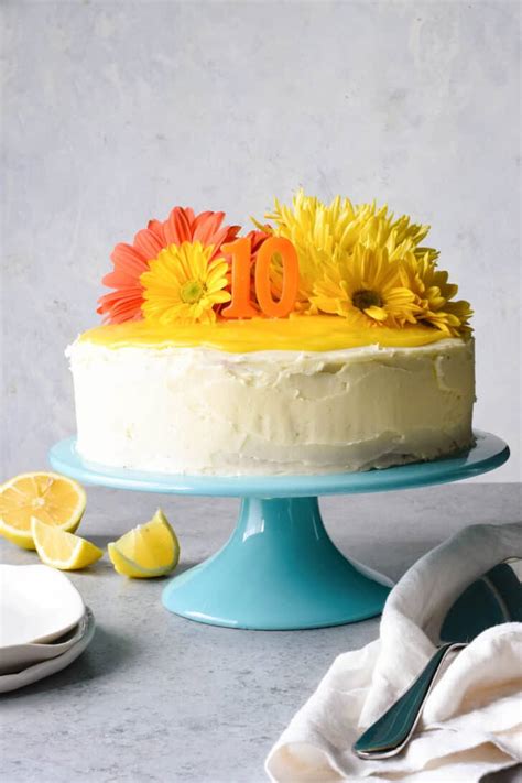 Simple Lemon Curd Cake - Foxes Love Lemons