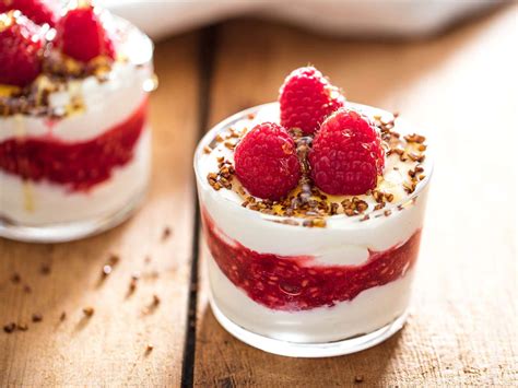 Cranachan (Scottish Whipped Cream With Whisky, Raspberries, and Toasted ...