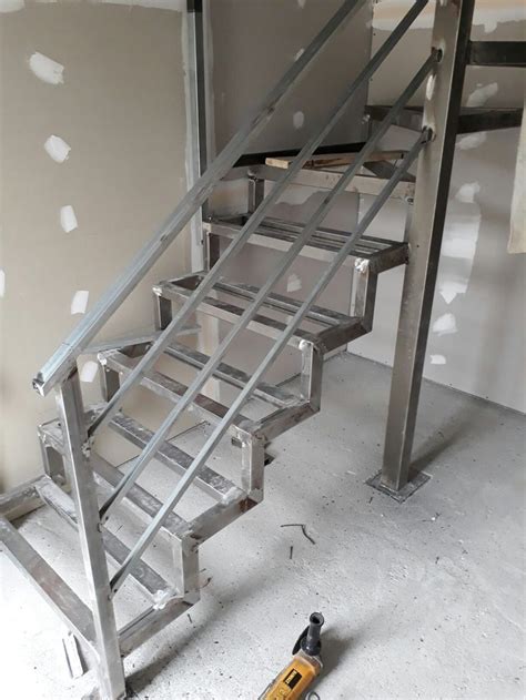 50 Beautiful Iron Stair Construction Ideas | Steel stairs design, Steel ...