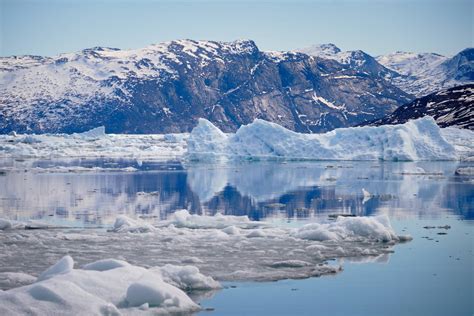 Nuuk Icefjord Boat Tour • Sail among icebergs | Guide to Greenland