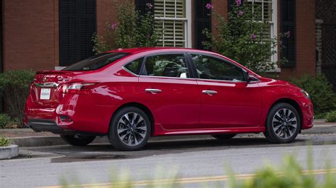 2017 Nissan Sentra SR Turbo Revealed with 188 HP and Sporty Design ...