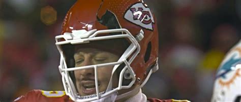 Patrick Mahomes’ Helmet Cracked On A Hit Against The Dolphins ...