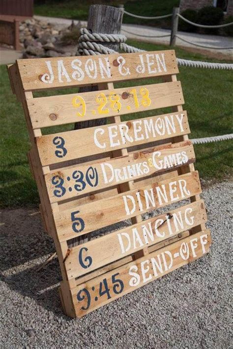 10 DIY Pallet Sign Ideas For Wedding