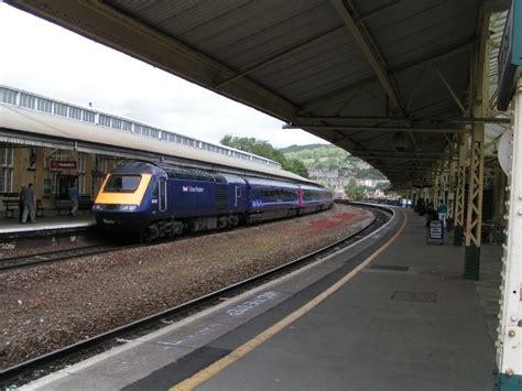 Train at Bath Spa station © Rob Purvis cc-by-sa/2.0 :: Geograph Britain ...