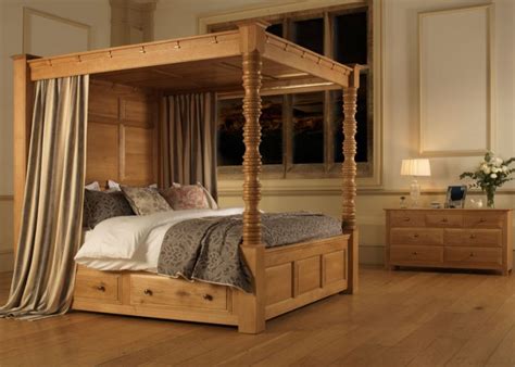 Balmoral-Four-Poster-Bed-in-Solid-Oak - Revival Beds