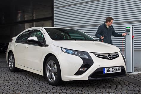 Opel Ampera 2012 - How Car Specs