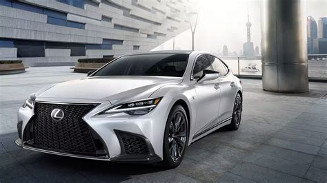 Top Features of the Electrifying 2023 Lexus LS Hybrid