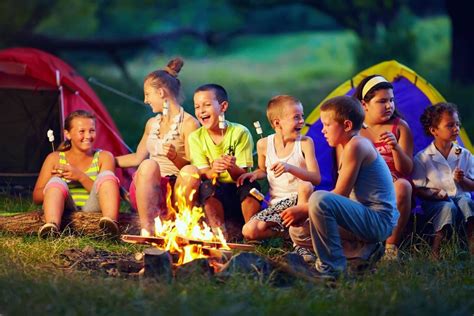 7 Reasons Your Kids Should Go to Summer Camp