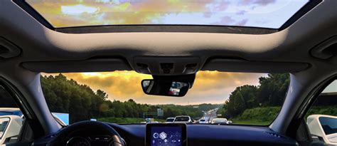 Sunroofs in Cars: Uses, Advantages, Disadvantages & More | dubizzle