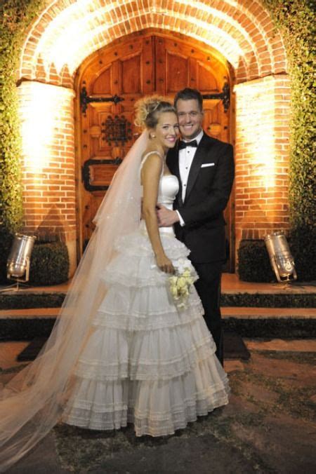 Luisana Lopilato and Michael Buble: the official wedding album (April 2 ...