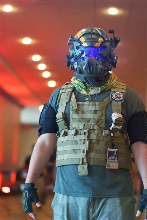 Titanfall 2 pilot cosplay during Quakecon 2017