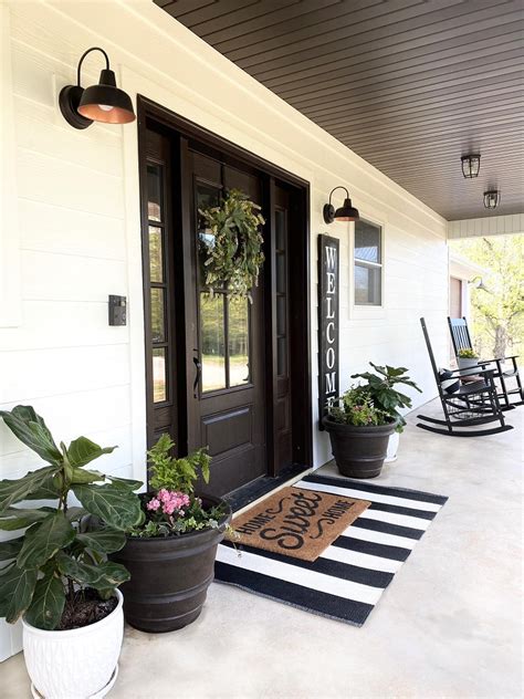 Top 10 farmhouse front doors ideas and inspiration