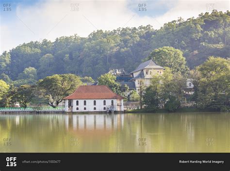 Kandy Lake and the Temple of the Tooth, Kandy, UNESCO World Heritage ...